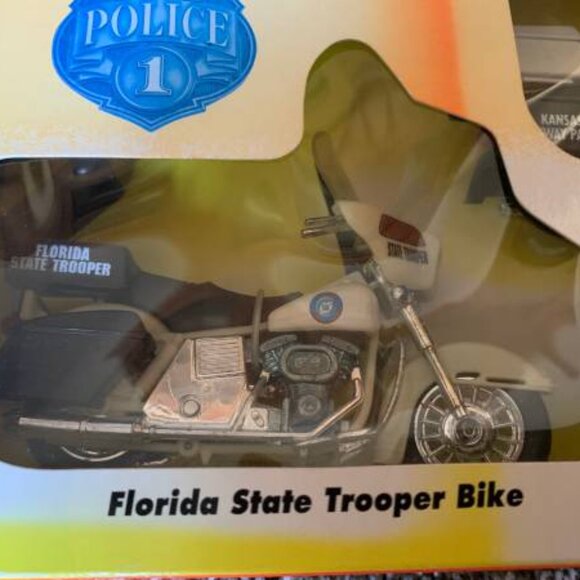NIB Vintage 1994 Matchbox Harley Electra Glide Police Bikes 2; Kansas/Florida - Picture 2 of 5